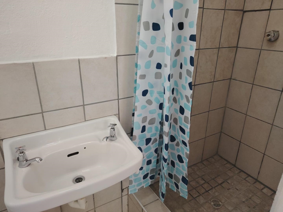 To Let 1 Bedroom Property for Rent in Parow Western Cape